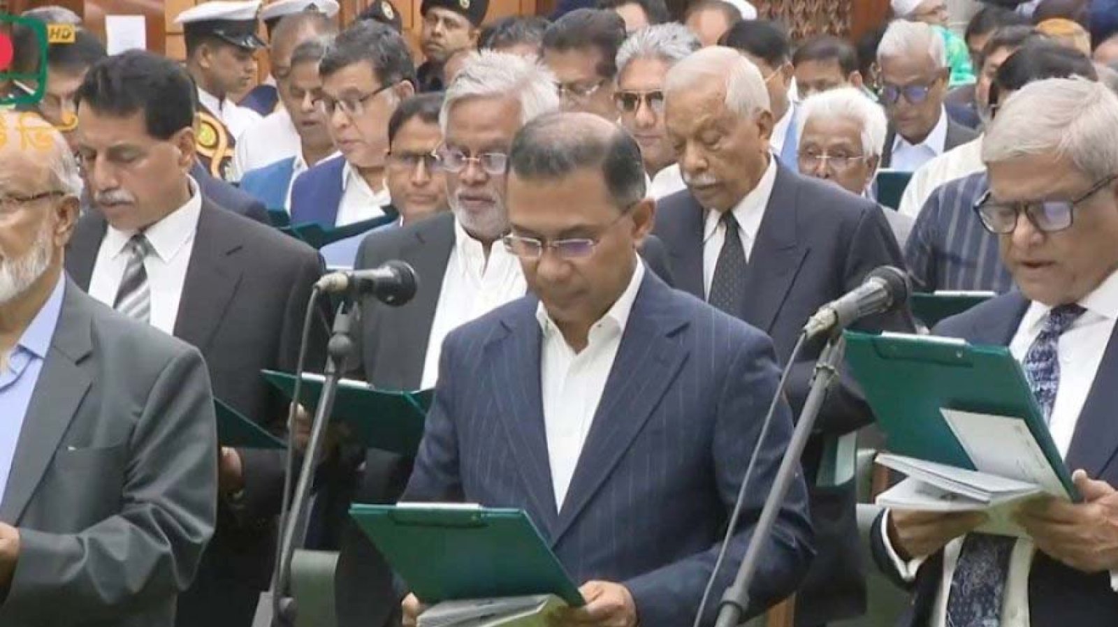 সংসদ সদস্যদের শপথ পড়ালেন সিইসি