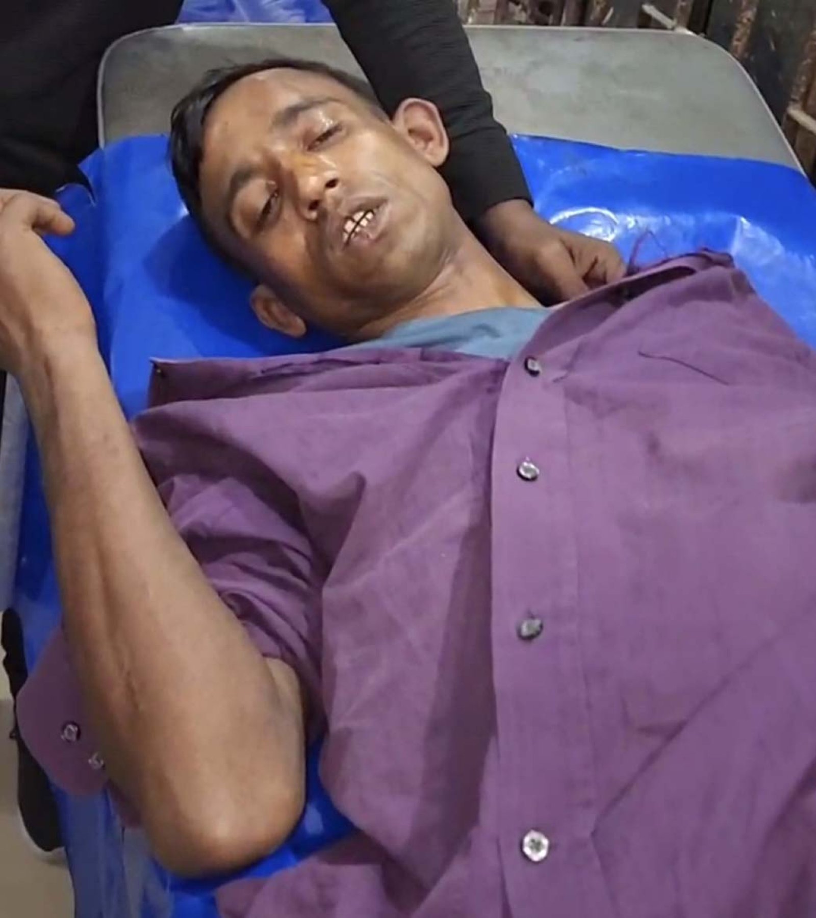 নওগাঁ-৬ আসনে স্বতন্ত্র প্রার্থীর লিফলেট বিতরণ; প্রতিবন্ধী যুবককে পেটালো বিএনপির কর্মী-সমর্থক