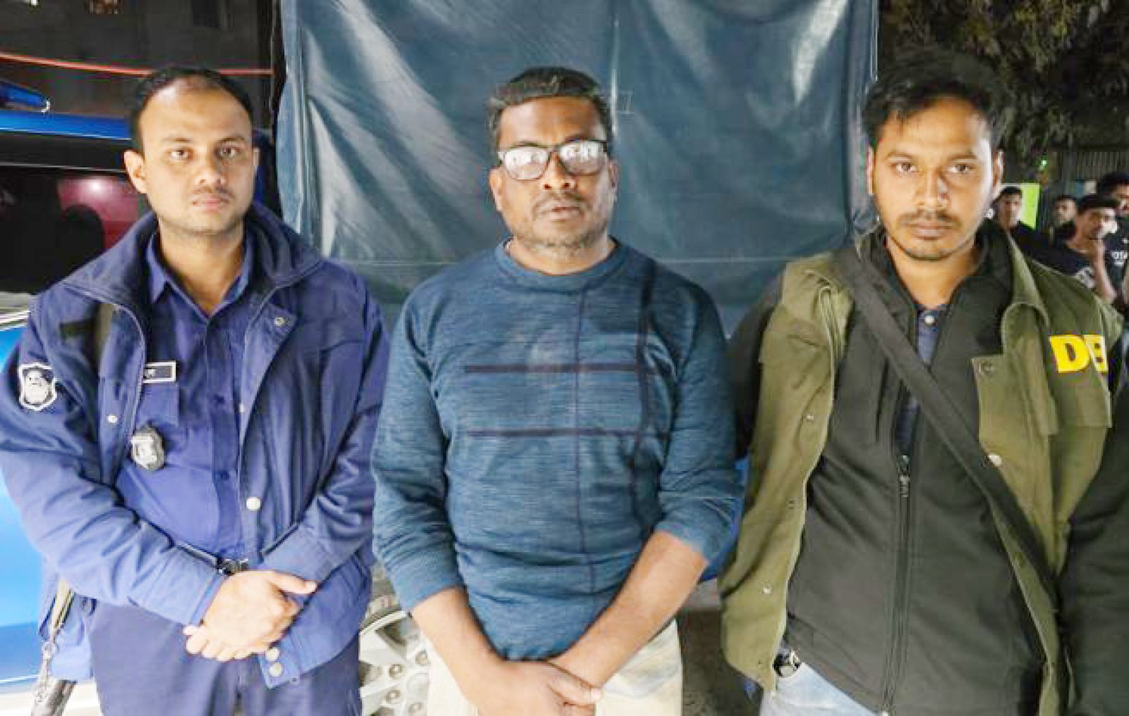 আ.লীগ কার্যালয়ে পতাকা উত্তোলন ও বিক্ষোভ মিছিলের পরে গ্রেপ্তার ২