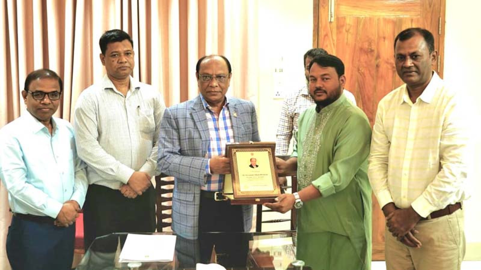 পরিকল্পনা কমিশনের সদস্যের সাথে রাসিক প্রশাসকের উন্নয়ন প্রকল্প নিয়ে মতবিনিময়