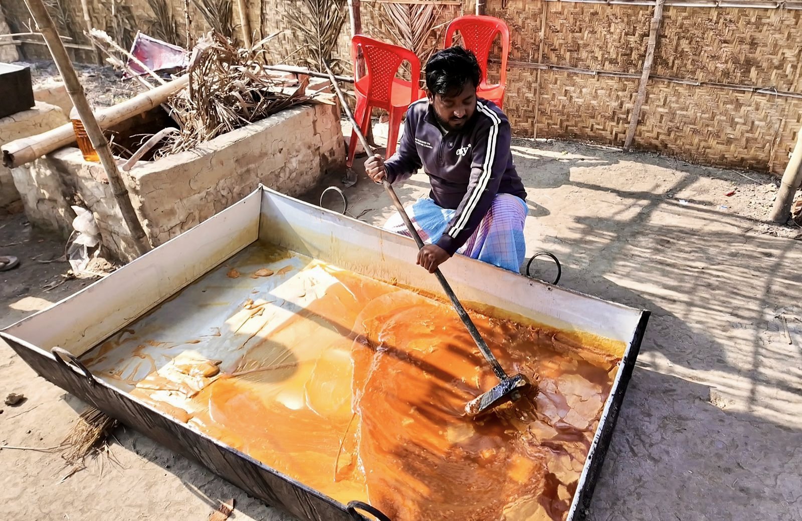 বিশ্ববিদ্যালয়ে পড়াশোনা করে সফল ই-কমার্স উদ্যোক্তা মুরাদ পারভেজ