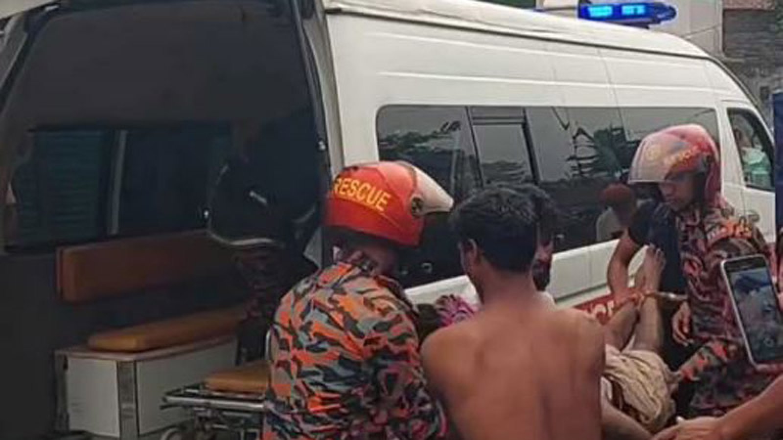 ঠাকুরগাঁওয়ে মোটরসাইকেল নিয়ন্ত্রণ হারিয়ে নিহত ২ বন্ধু