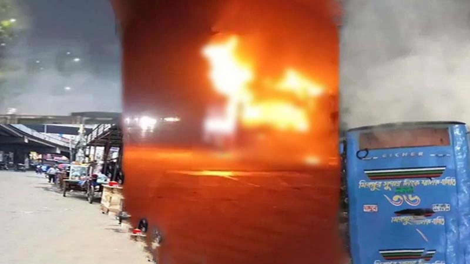 রাজধানীজুড়ে ককটেল বিস্ফোরণ-আগুন