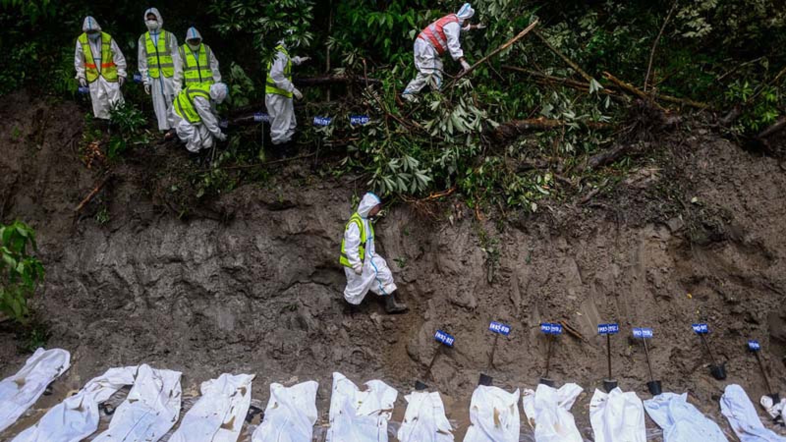 নেপালে বন্যার চার সপ্তাহ পরও নিখোঁজ ৬ হাজার, মৃত ১৪৫১