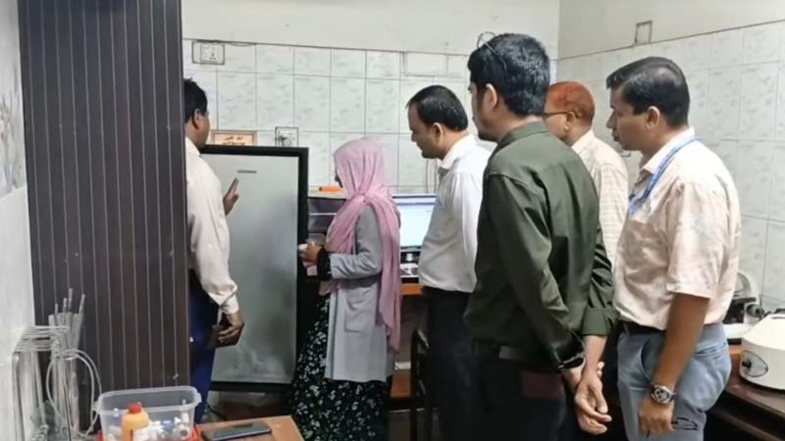 পুঠিয়ায় ক্লিনিকে সাঁড়াশি অভিযান, দুইটিকে জরিমানা, একটি ক্লিনিক বন্ধ ঘোষণা