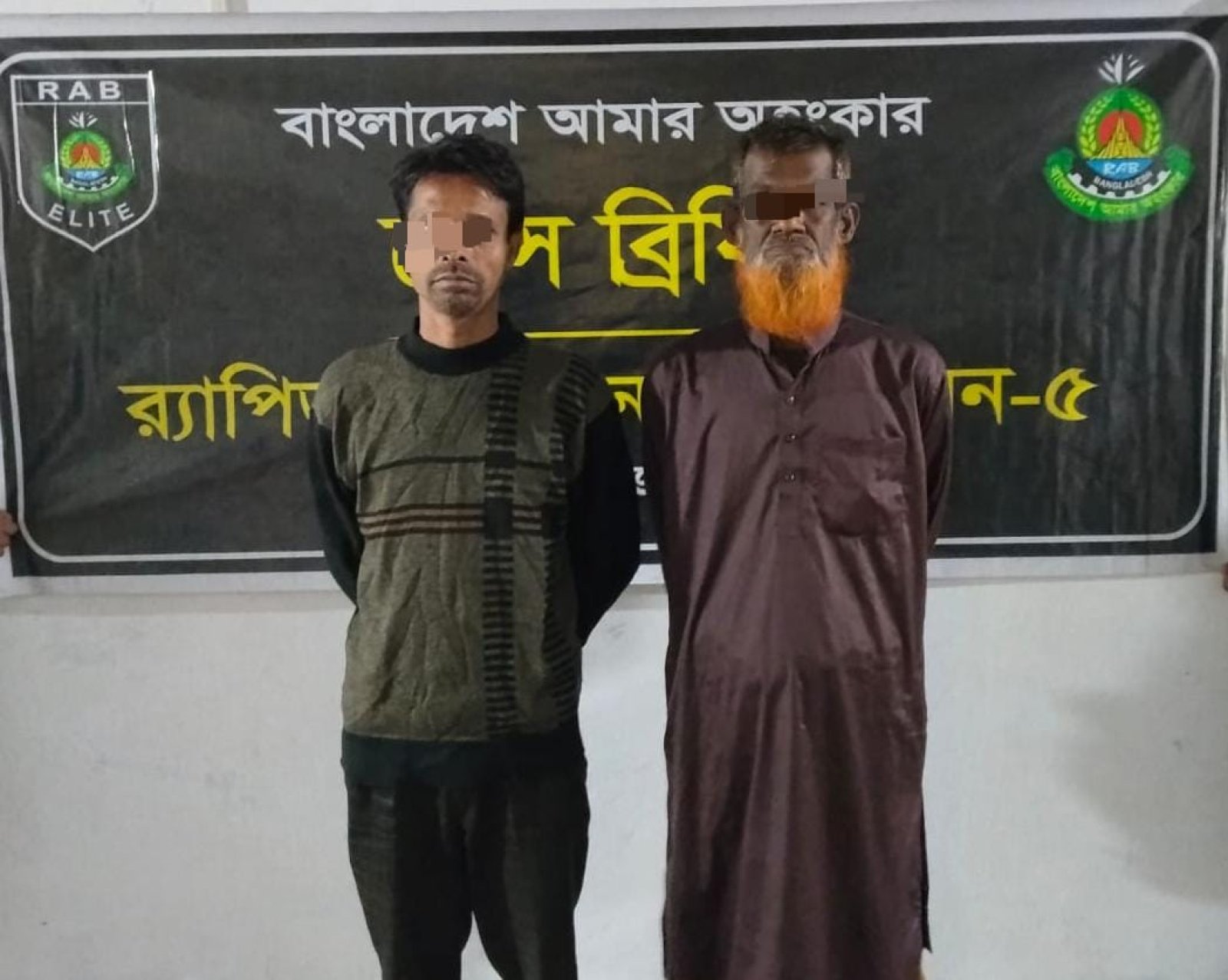 জয়পুরহাটে ইয়াবাসহ দুই মাদক ব্যবসায়ী গ্রেফতার
