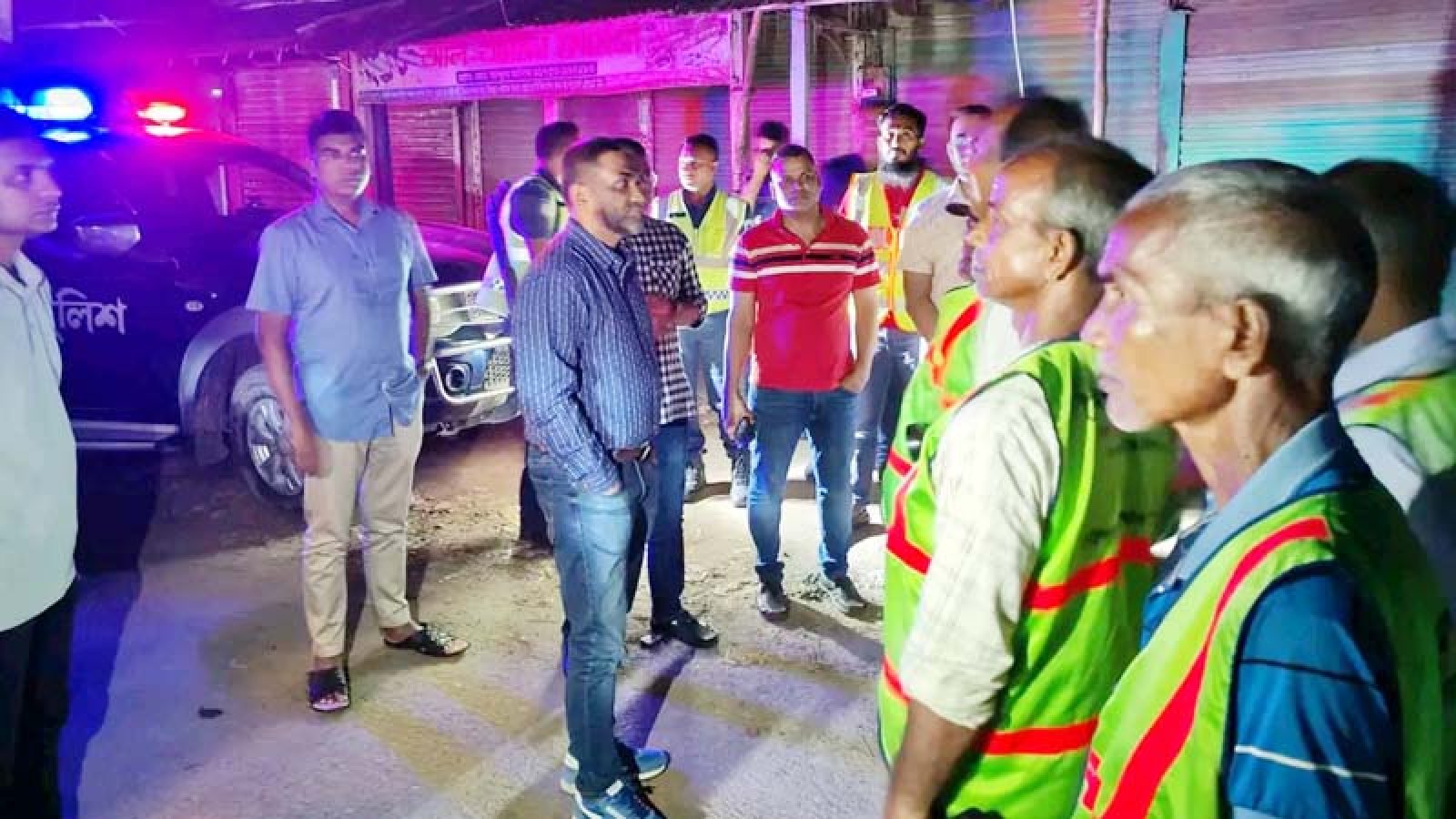 অপরাধ নিয়ন্ত্রণে সিরাজগঞ্জে বাঁশকল ডিউটি পরিদর্শন পুলিশ সুপারের
