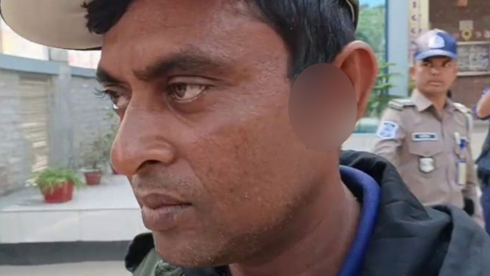গোপালগঞ্জে ভোটকেন্দ্রে ককটেল বিস্ফোরণ, আনসারসহ আহত ৩