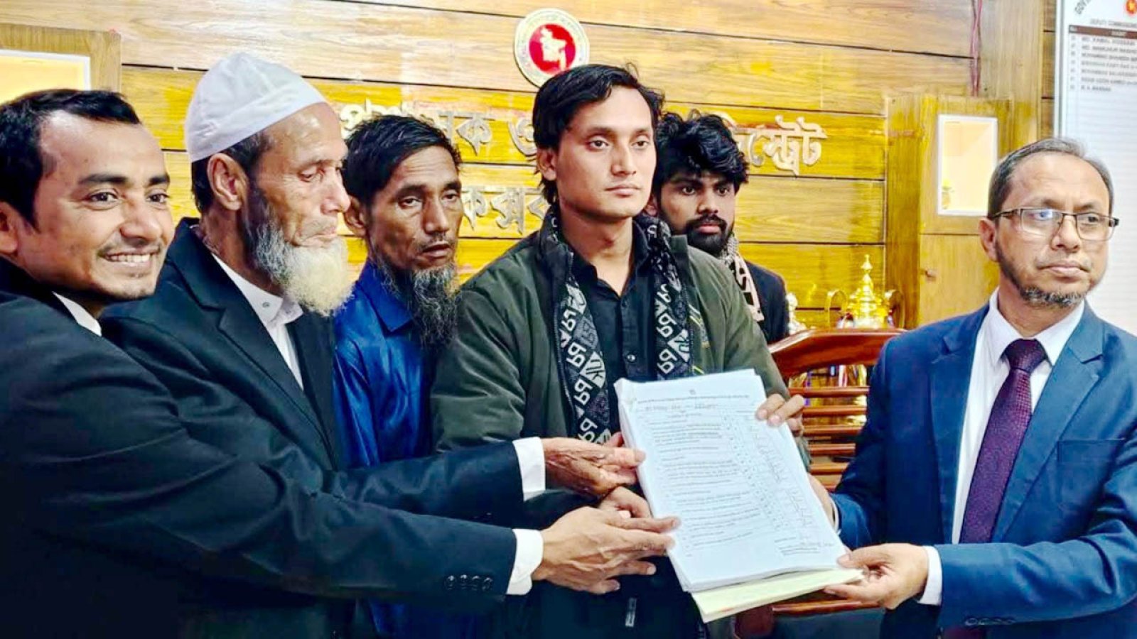 মনোনয়নপত্র বাতিল, সপরিবারে দেশ ছাড়ার ঘোষণা স্বতন্ত্র প্রার্থীর