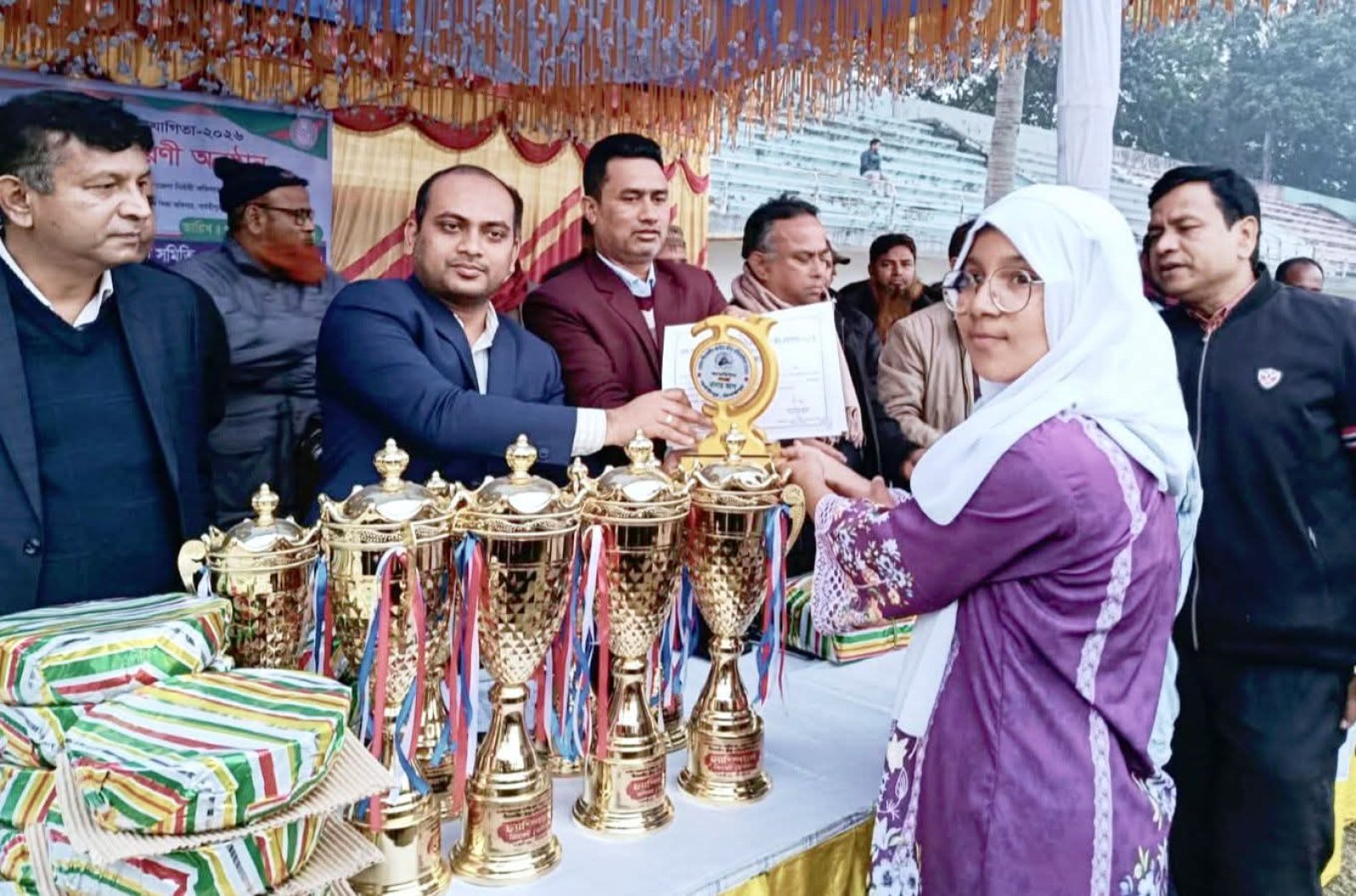 পার্বতীপুরে শীতকালীন ক্রীড়া প্রতিযোগীতার পুরস্কার বিতরণ
