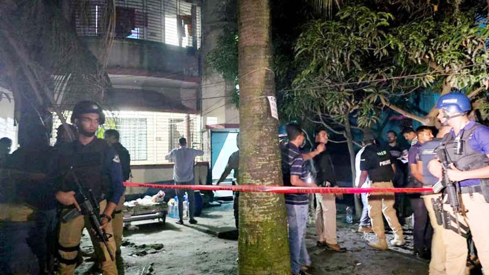 সিটিটিসির অভিযান: জেএমবির লিফলেট, ১৪ পাইপ বোমাসহ আটক ১
