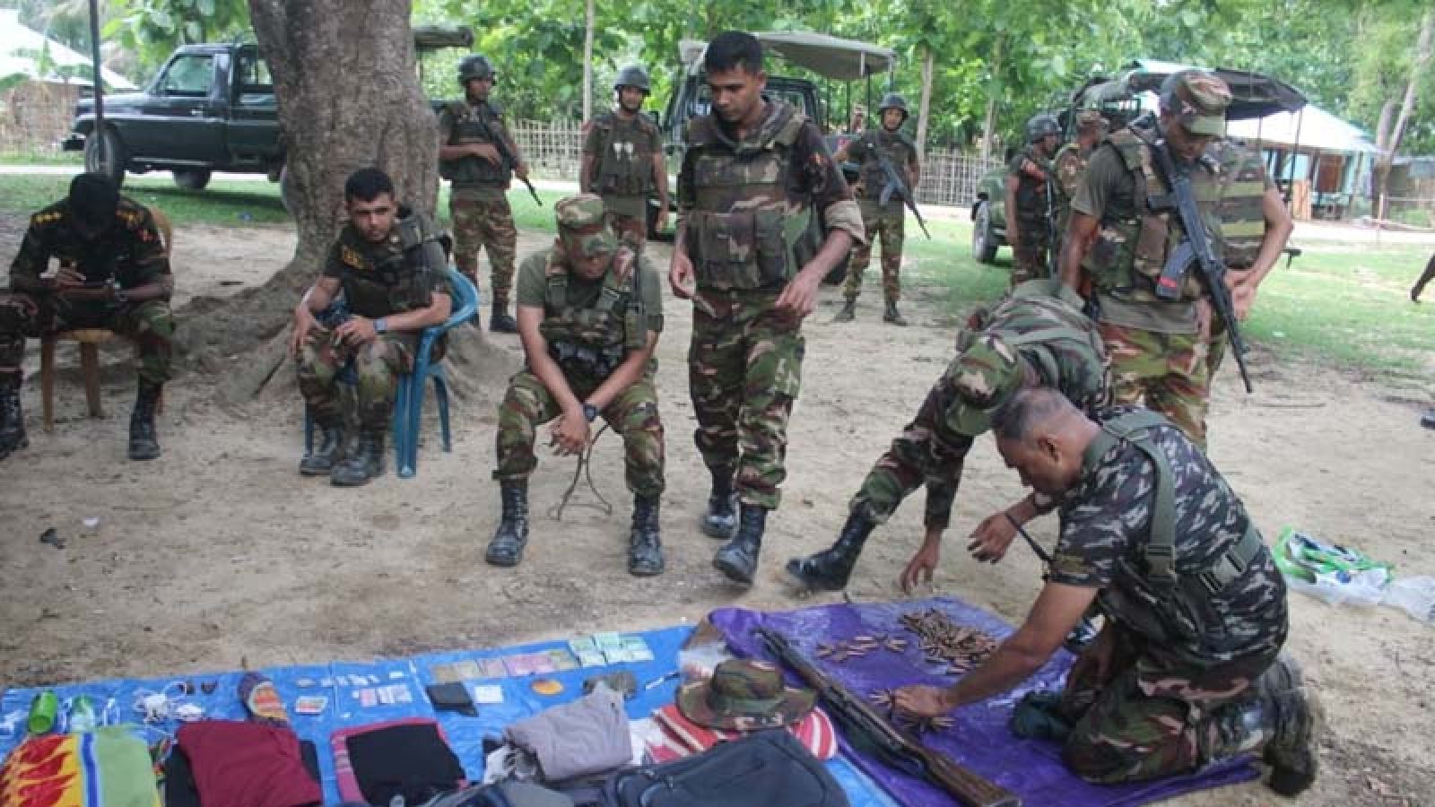 খাগড়াছড়িতে সেনা অভিযানে অস্ত্র-গোলাবারুদ উদ্ধার