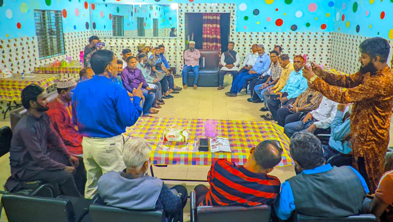 পার্বতীপুরে সাংবাদিকদের সঙ্গে ওসির মতবিনিময় সভা