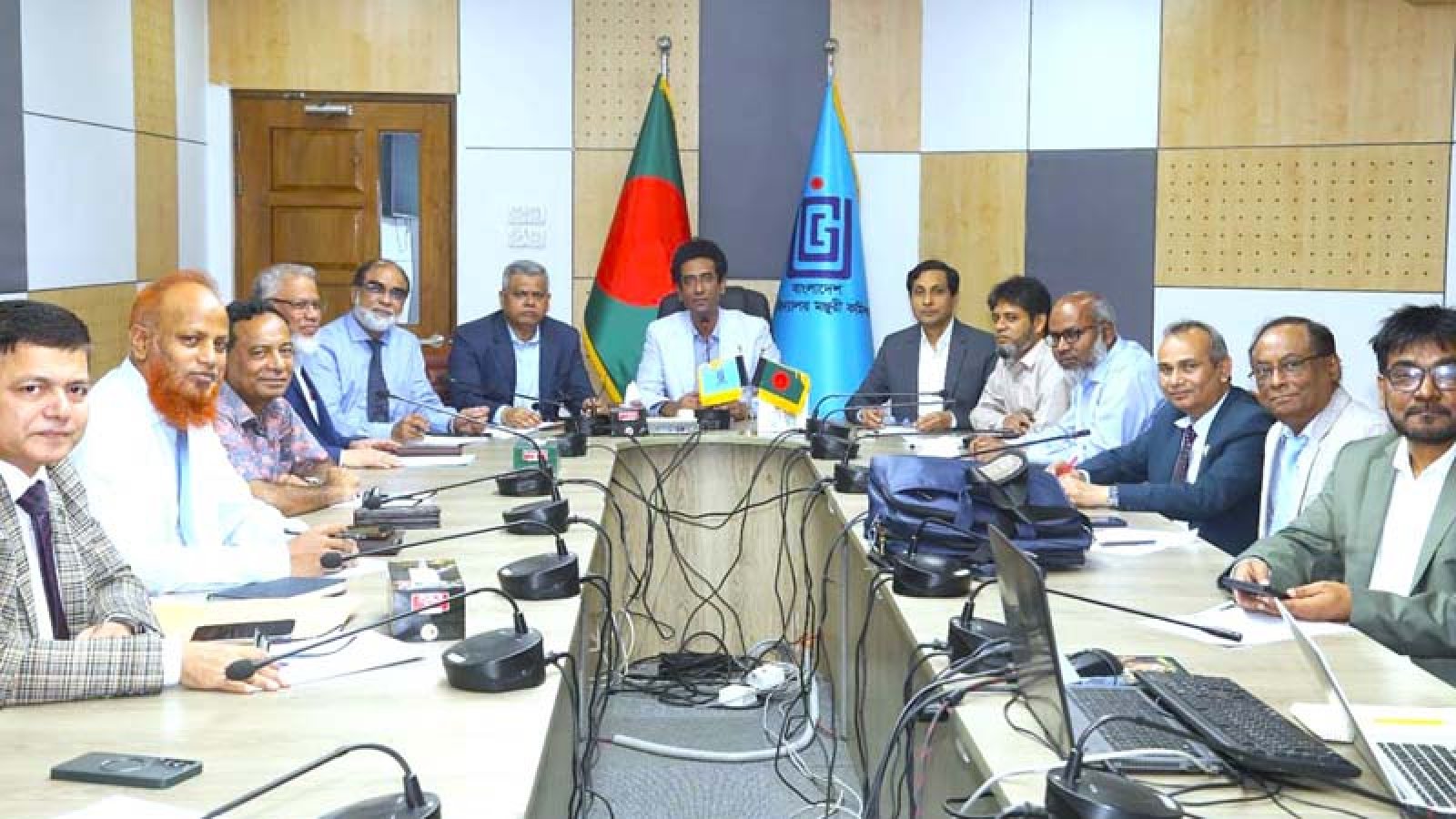 তৃতীয় ভাষা শিক্ষা বিষয়ে ইউজিসির মতবিনিময় সভায় রুয়েট উপাচার্য