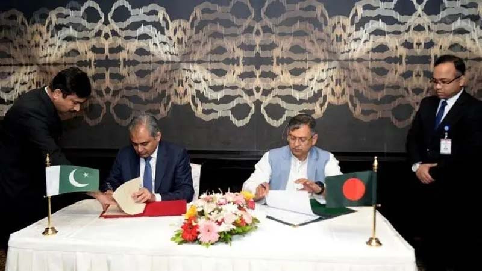 সমঝোতা স্মারক সই, মাদকপাচার রোধে বাংলাদেশ-পাকিস্তানের অঙ্গীকার