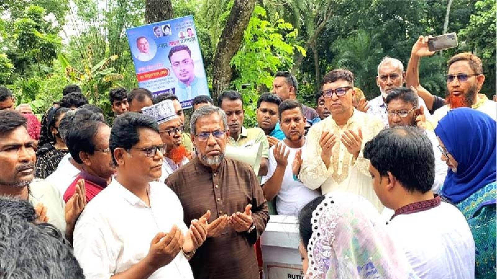 বনপাড়া পৌরসভায় ৮ কোটি ৬৫ লাখ টাকার উন্নয়ন কাজের উদ্বোধন