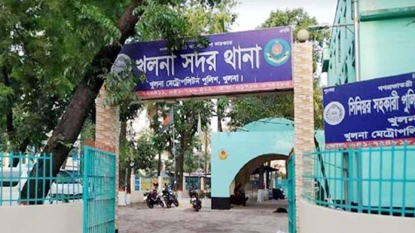 খুলনায় গুলির পর যুবককে কুপিয়ে হত্যা