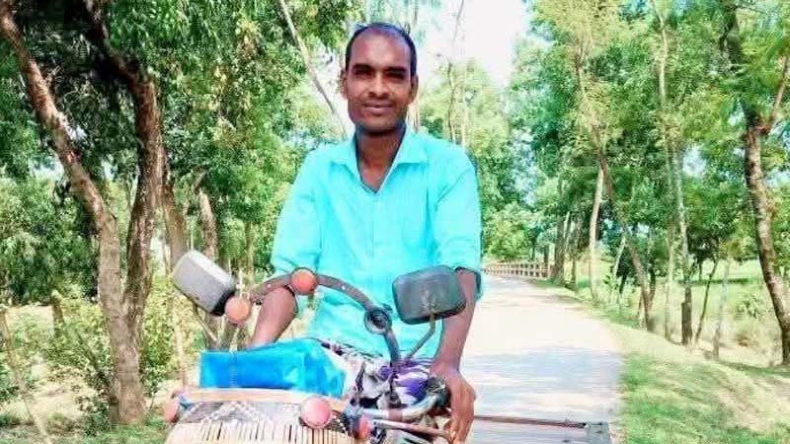 নিয়ামতপুরে নাশকতা মামলায় আওয়ামী লীগ সমর্থক ভ্যানচালক গ্রেপ্তার