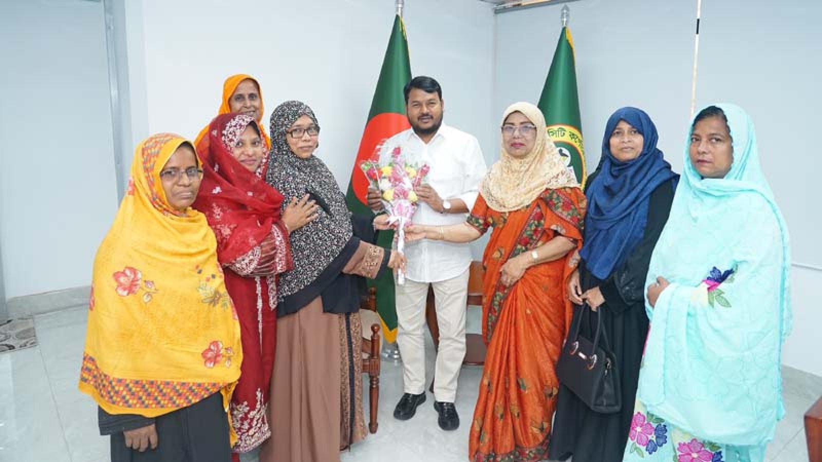 রাসিক প্রশাসকের সাথে সাবেক এমপি ও ইউনিসেফ প্রতিনিধির সৌজন্য সাক্ষাৎ