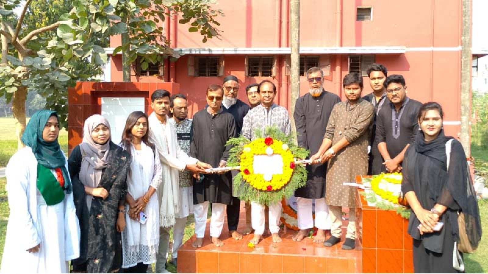 ভাষা শহিদদের স্মরণে আরসিআরইউর শ্রদ্ধা