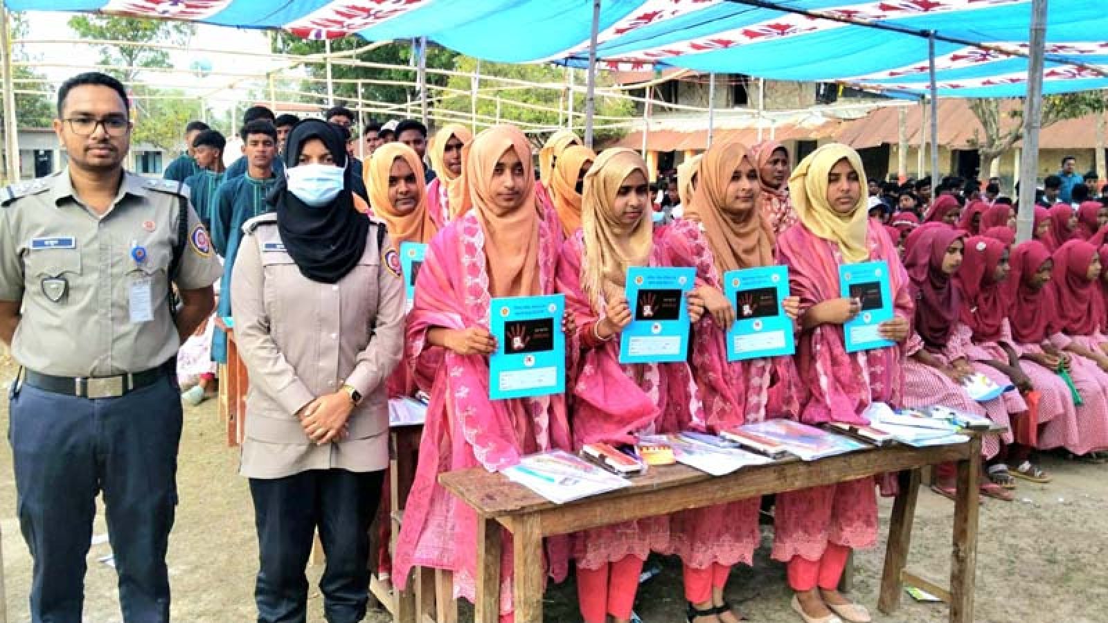 গোমস্তাপুরে এসএসসি পরীক্ষার্থীদের বিদায়