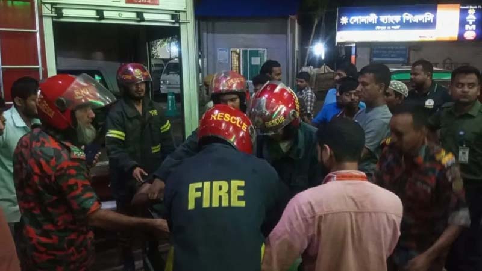 বগুড়ায় বিকল ট্রাক মেরামতের সময় গাড়ির ধাক্কায় নিহত ২