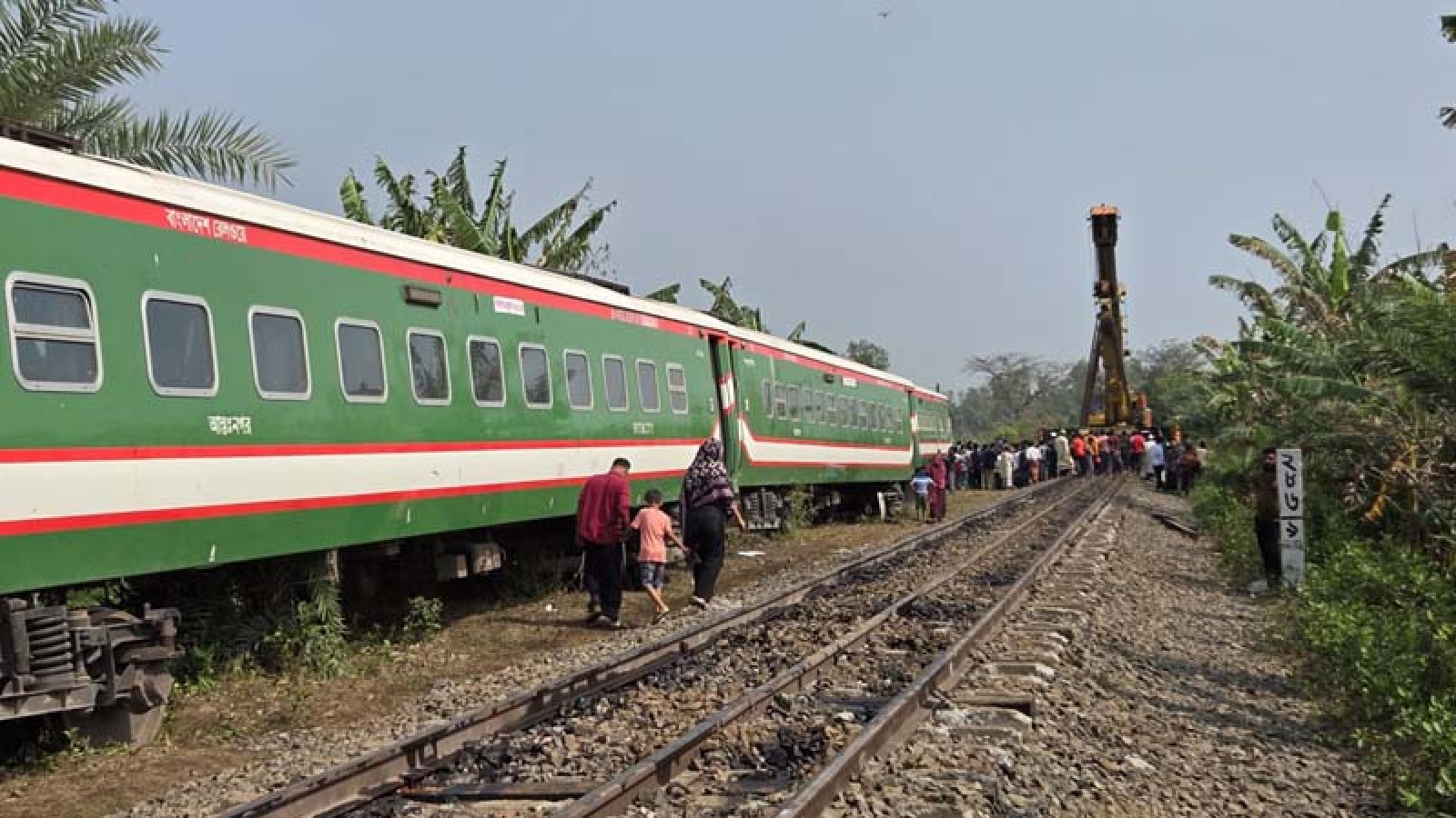 ২১ ঘণ্টা পর উত্তরাঞ্চলের সঙ্গে সারাদেশের ট্রেন চলাচল স্বাভাবিক