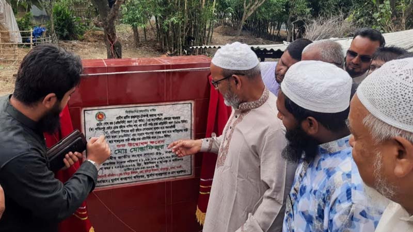 পোরশায় রাস্তা নির্মাণ কাজের উদ্বোধন