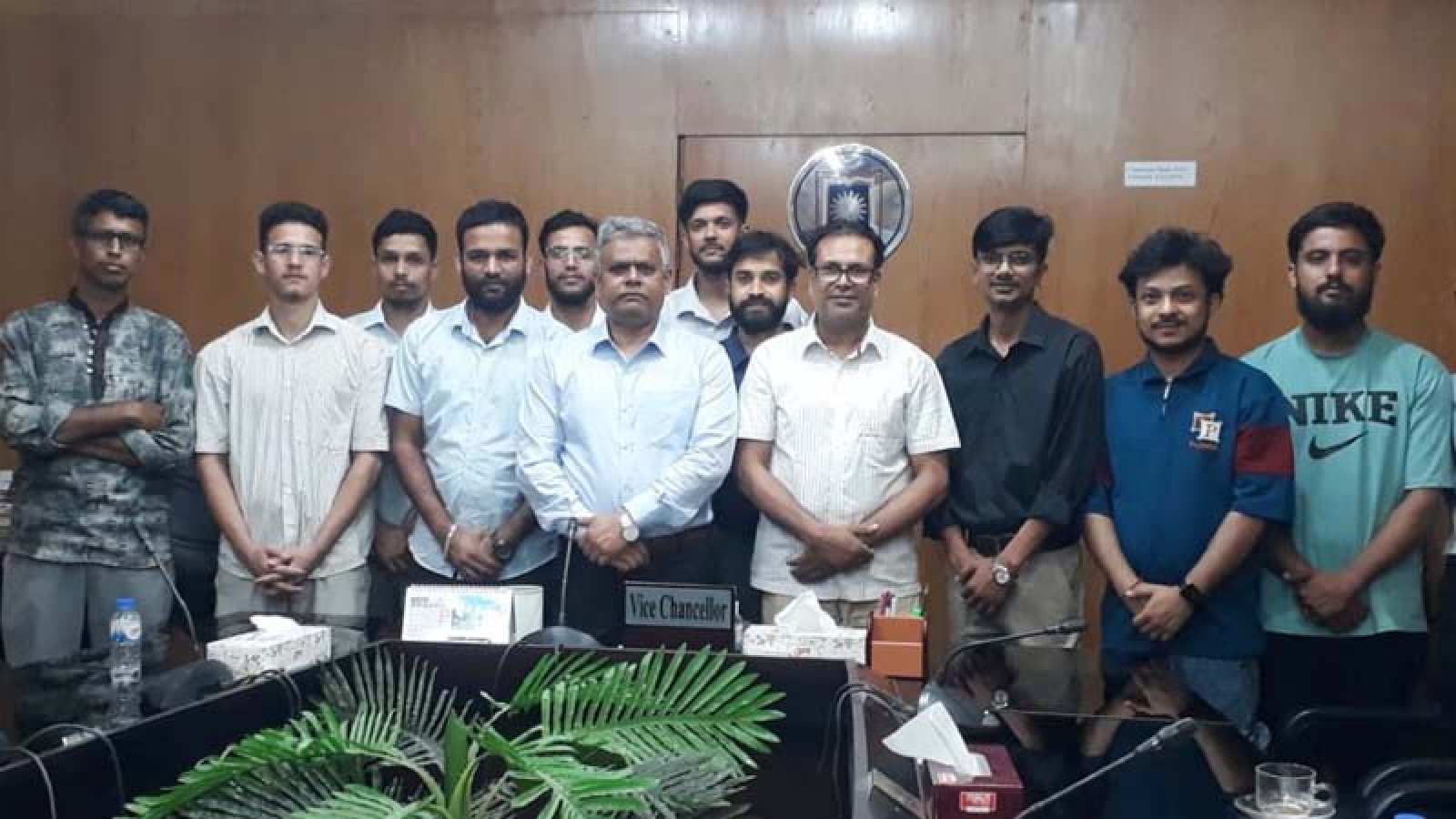 রাবি উপাচার্যের সাথে নেপালী শিক্ষার্থীদের সৌজন্য সাক্ষাৎ