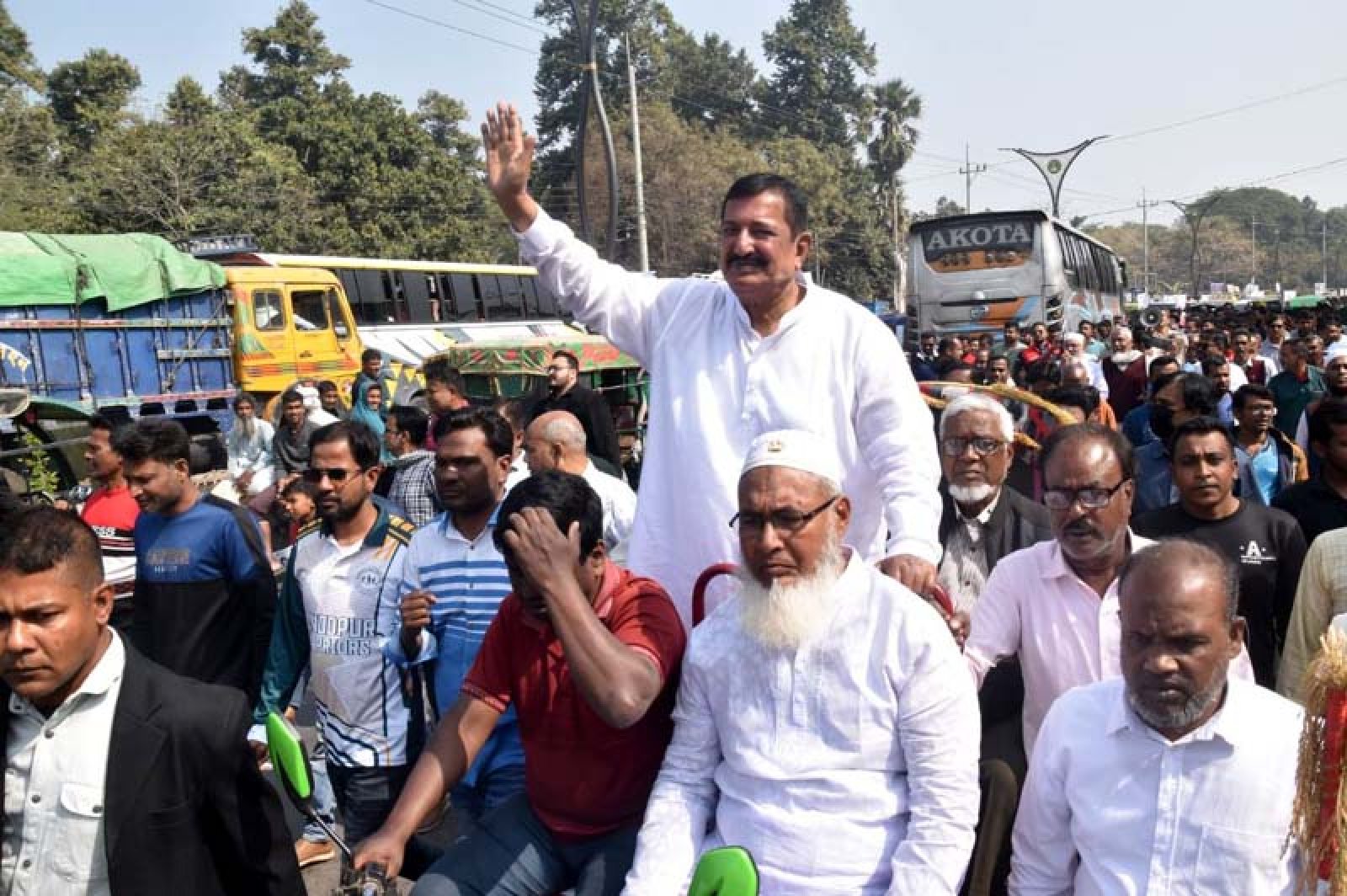ক্ষমতার রাজনীতি করতে আসিনি, এসেছি জনগণের সেবক হতে : মিনু