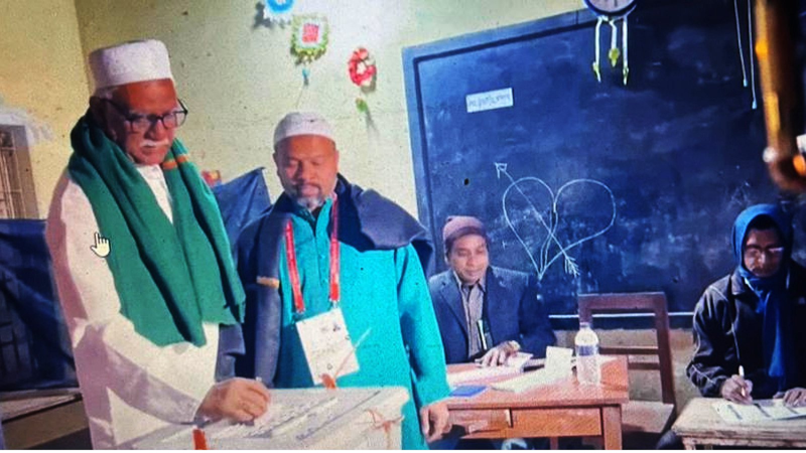 রাজশাহী-৬ আসন : চার প্রার্থী যে কেন্দ্রে ভোট দিলেন