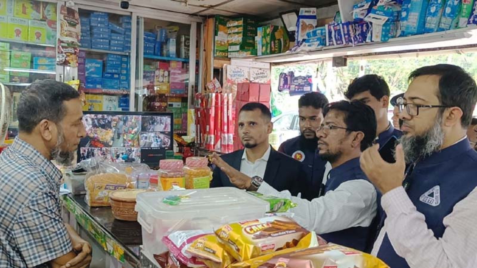 রাজশাহীতে ভেজালবিরোধী অভিযানে অনুমোদনহীন অলিভ অয়েল-ব্রেড জব্দ
