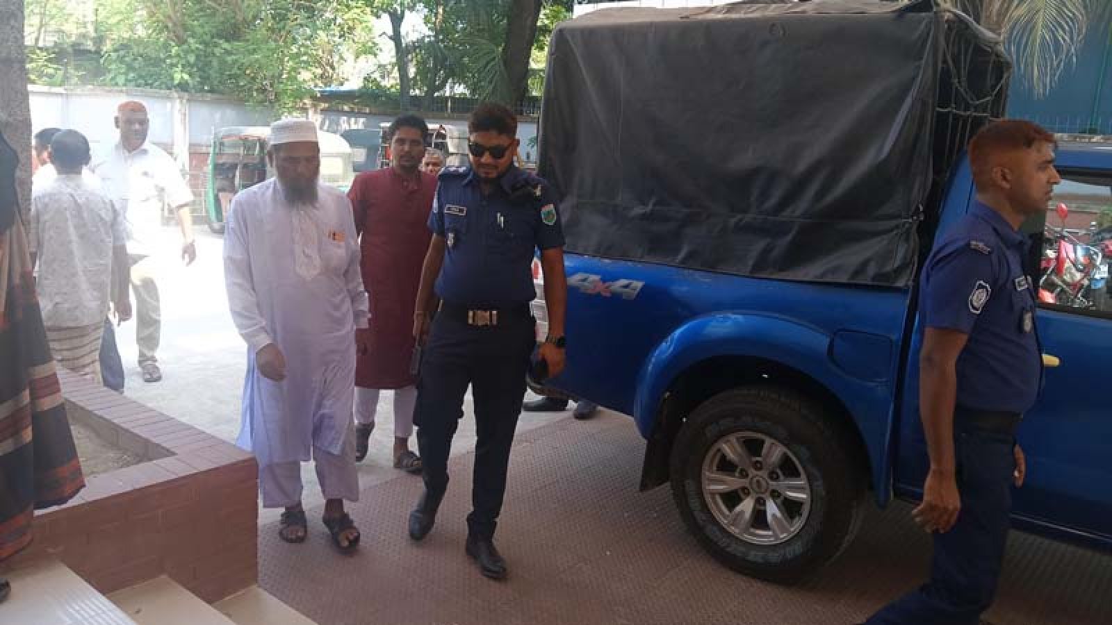 শিবগঞ্জে ফের অবরুদ্ধ মাদ্রাসার সুপার ও ছেলে, উদ্ধার করল পুলিশ
