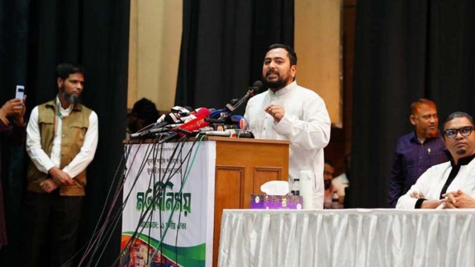 পরিবর্তনের পথে প্রধান বাধা বর্তমান বিএনপি: নাহিদ ইসলাম