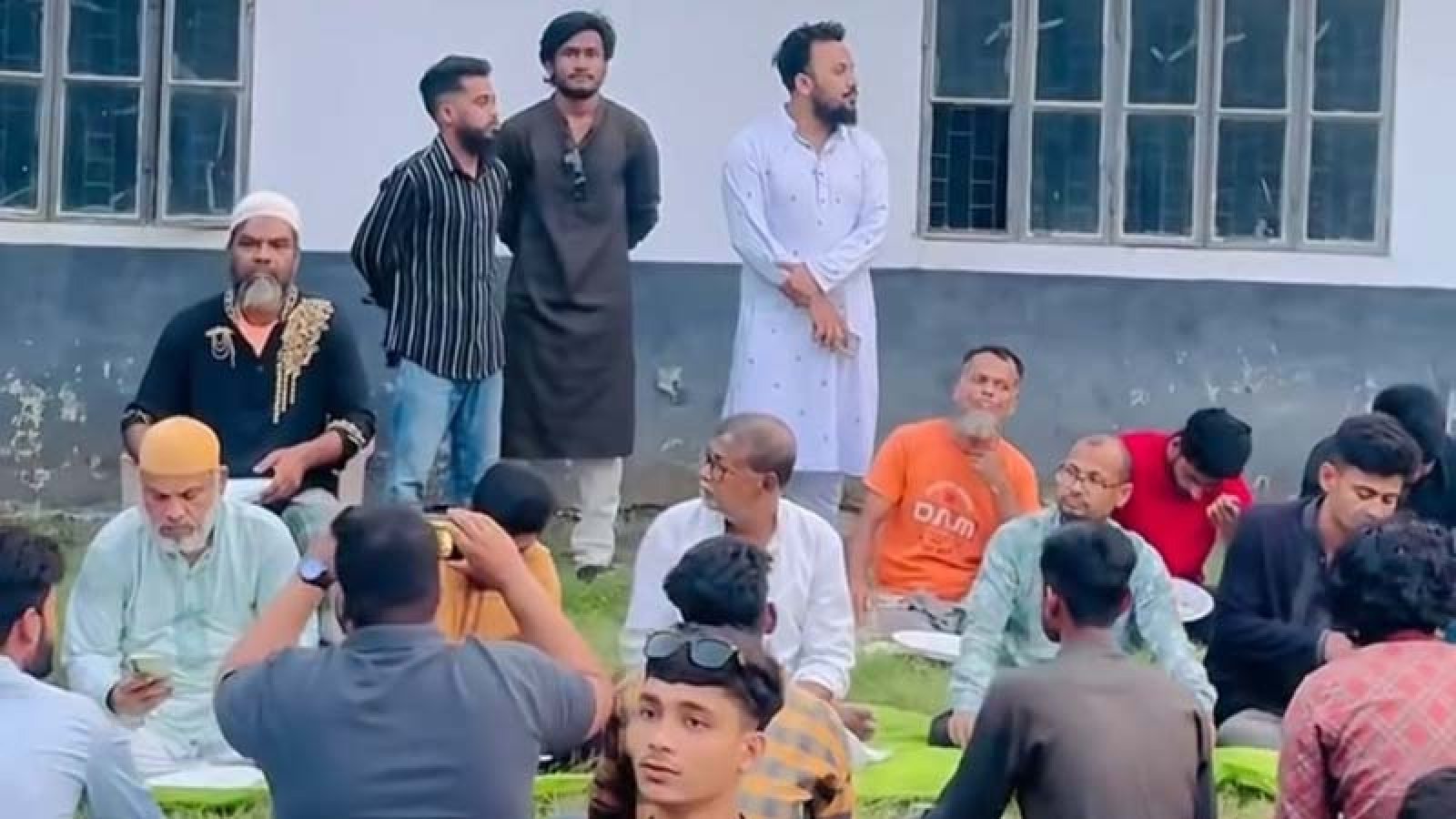 আদমদীঘিতে উপজেলা ছাত্রলীগের ইফতার আয়োজন; সামাজিক যোগাযোগ মাধ্যমে ভিডিও ভাইরাল
