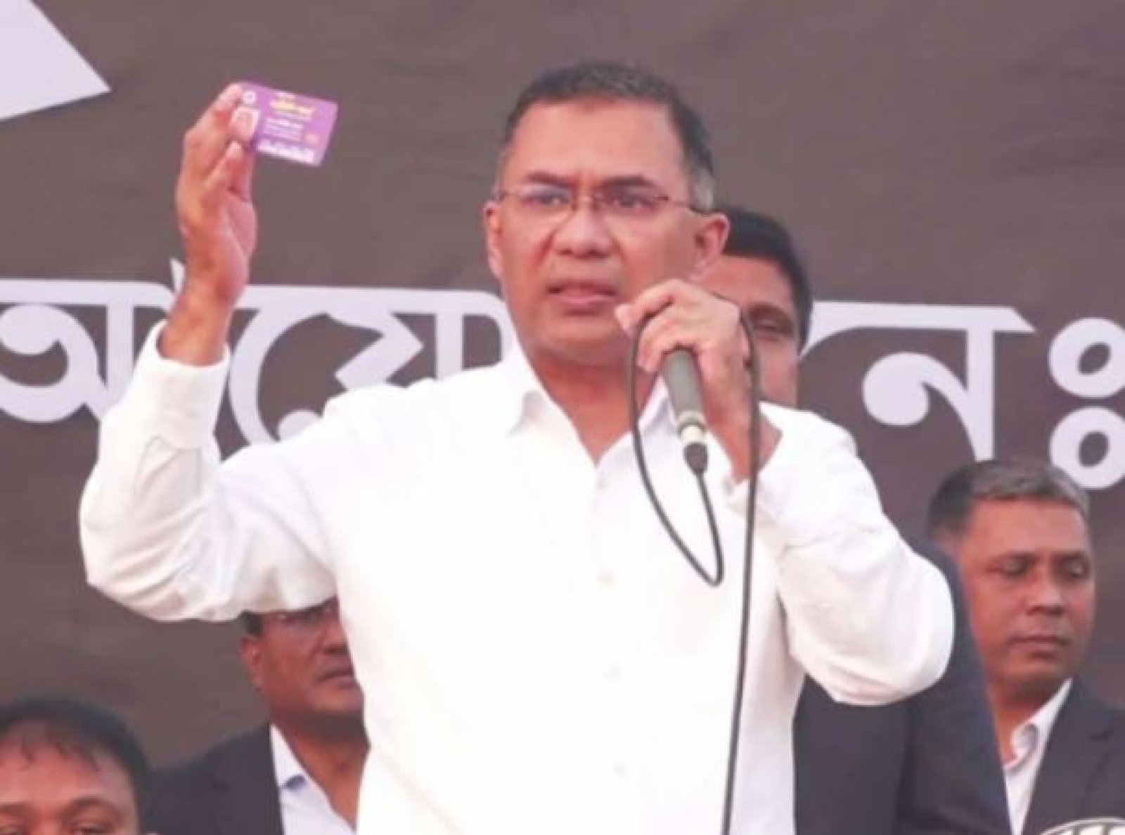 তারেক রহমানের ‘ফ্যামিলি কার্ড’ দেখানো নিয়ে সারজিসের আপত্তি