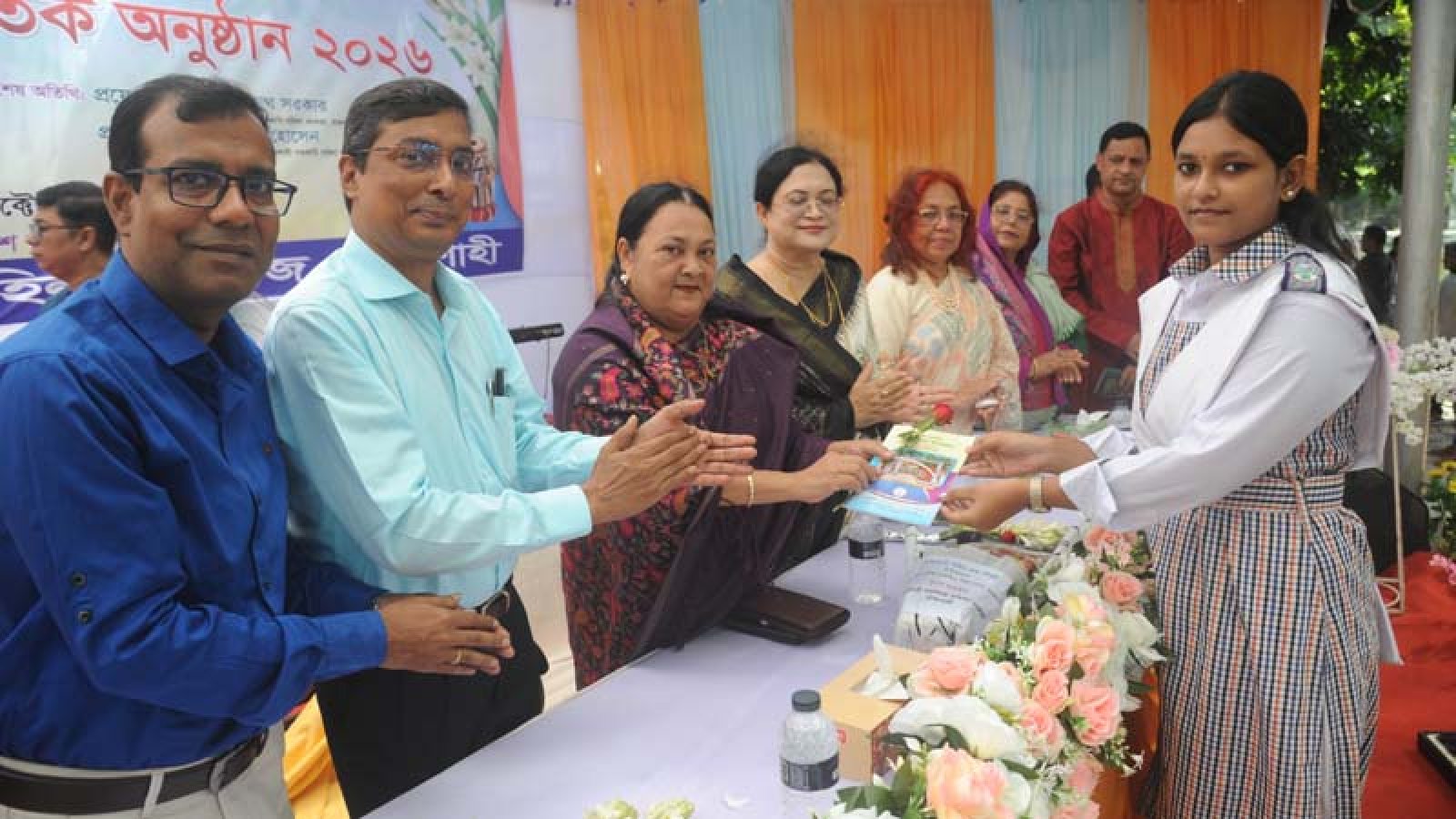রাজশাহী সরকারি মহিলা কলেজে একাদশ শ্রেণির নবীন বরণ অনুষ্ঠিত