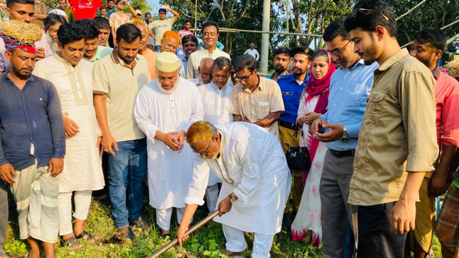 পুঠিয়ায় খাল খনন কাজের উদ্বোধন