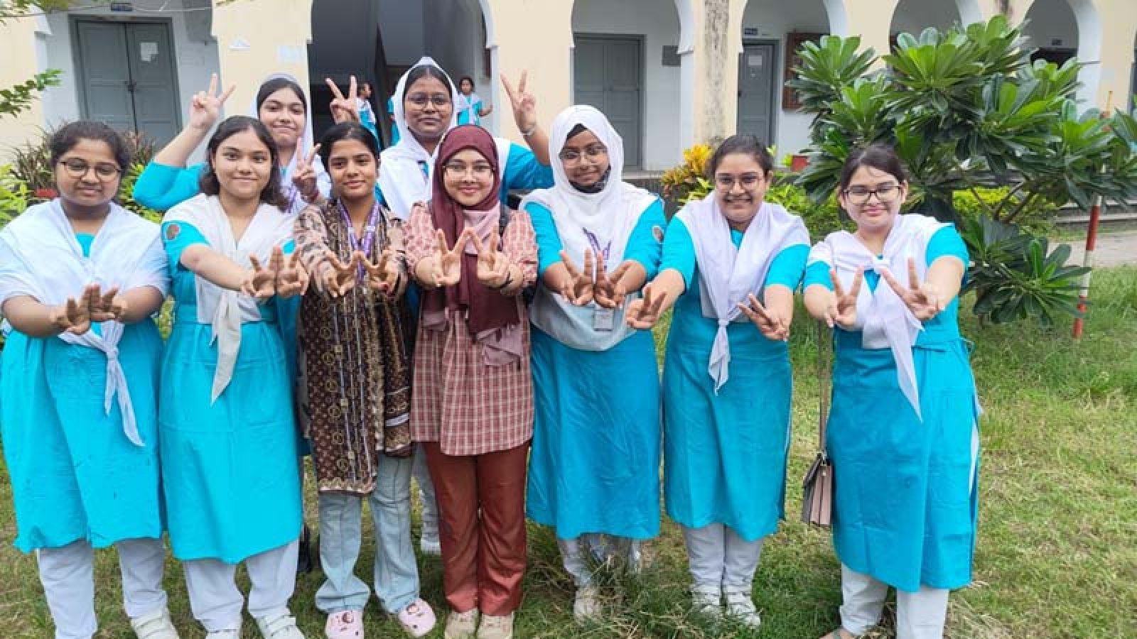 রাজশাহী শিক্ষা বোর্ডে এবারও মেয়েরা এগিয়ে