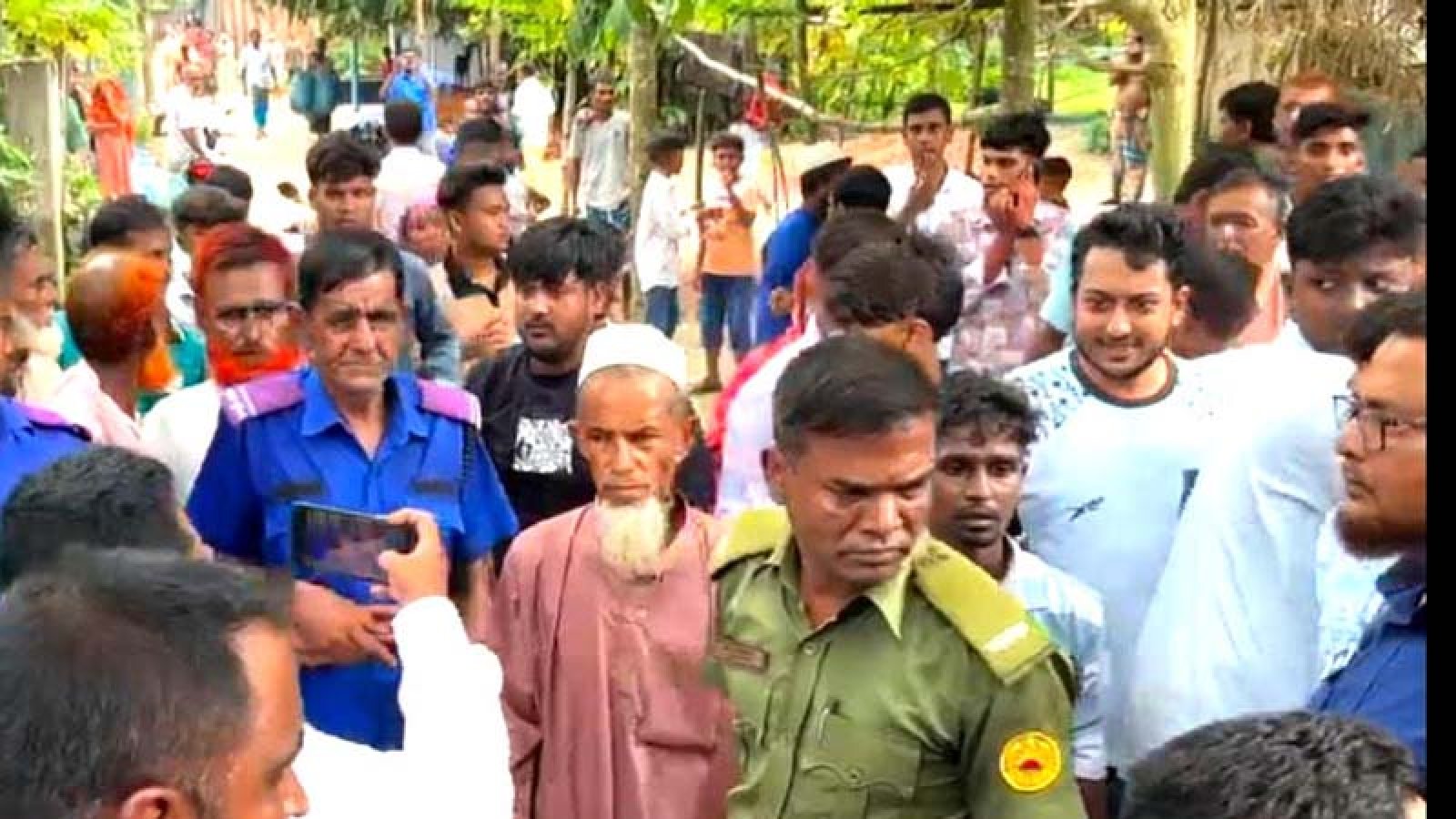 আত্রাইয়ে ভ্রাম্যমান আদালত চলাকালে হামলা, আসামি ছিনিয়ে নেয়ার চেষ্টা