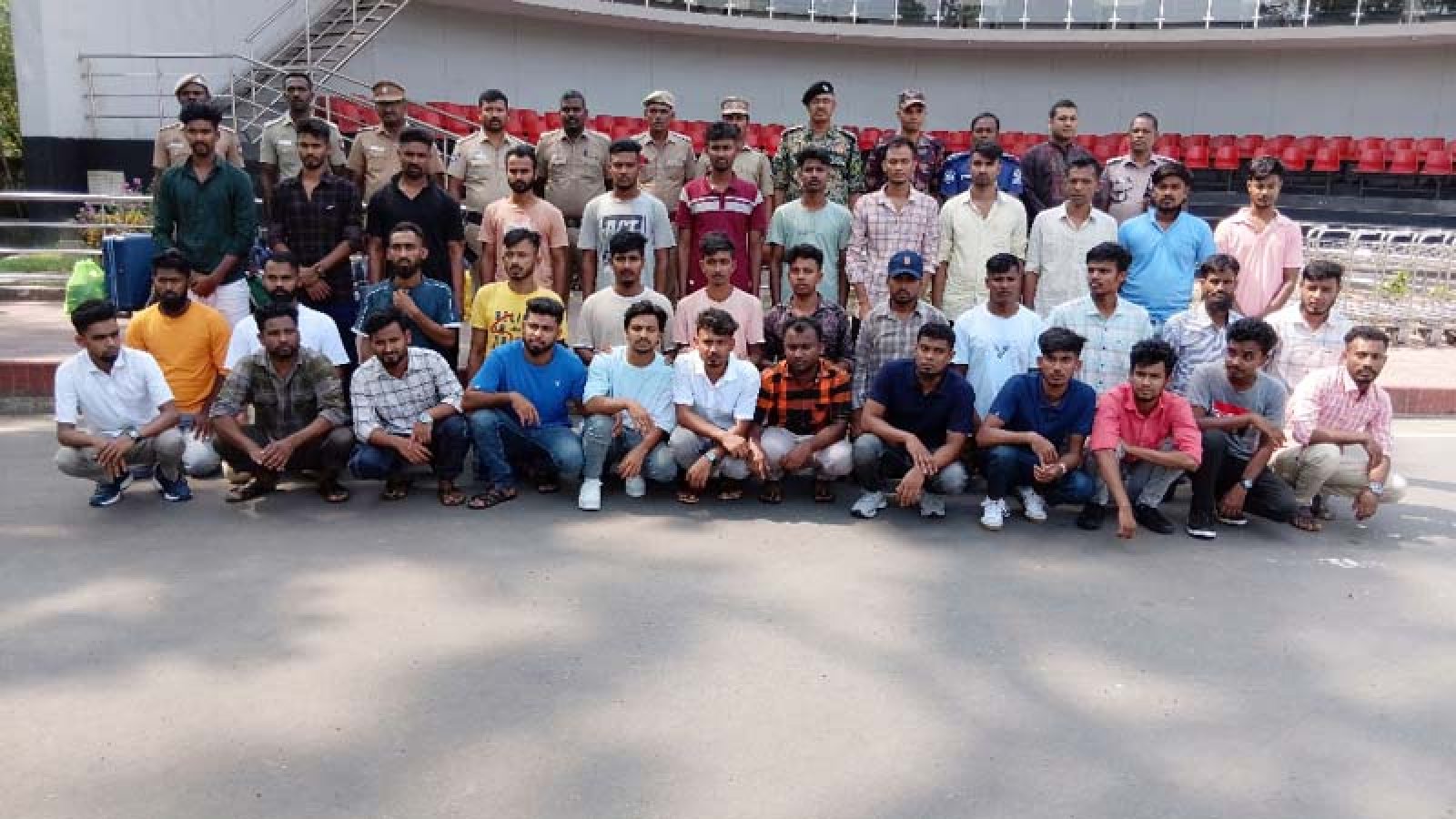 ভারতের কারাগার থেকে মুক্তি পেয়ে ফিরলেন ৩৬ যুবক