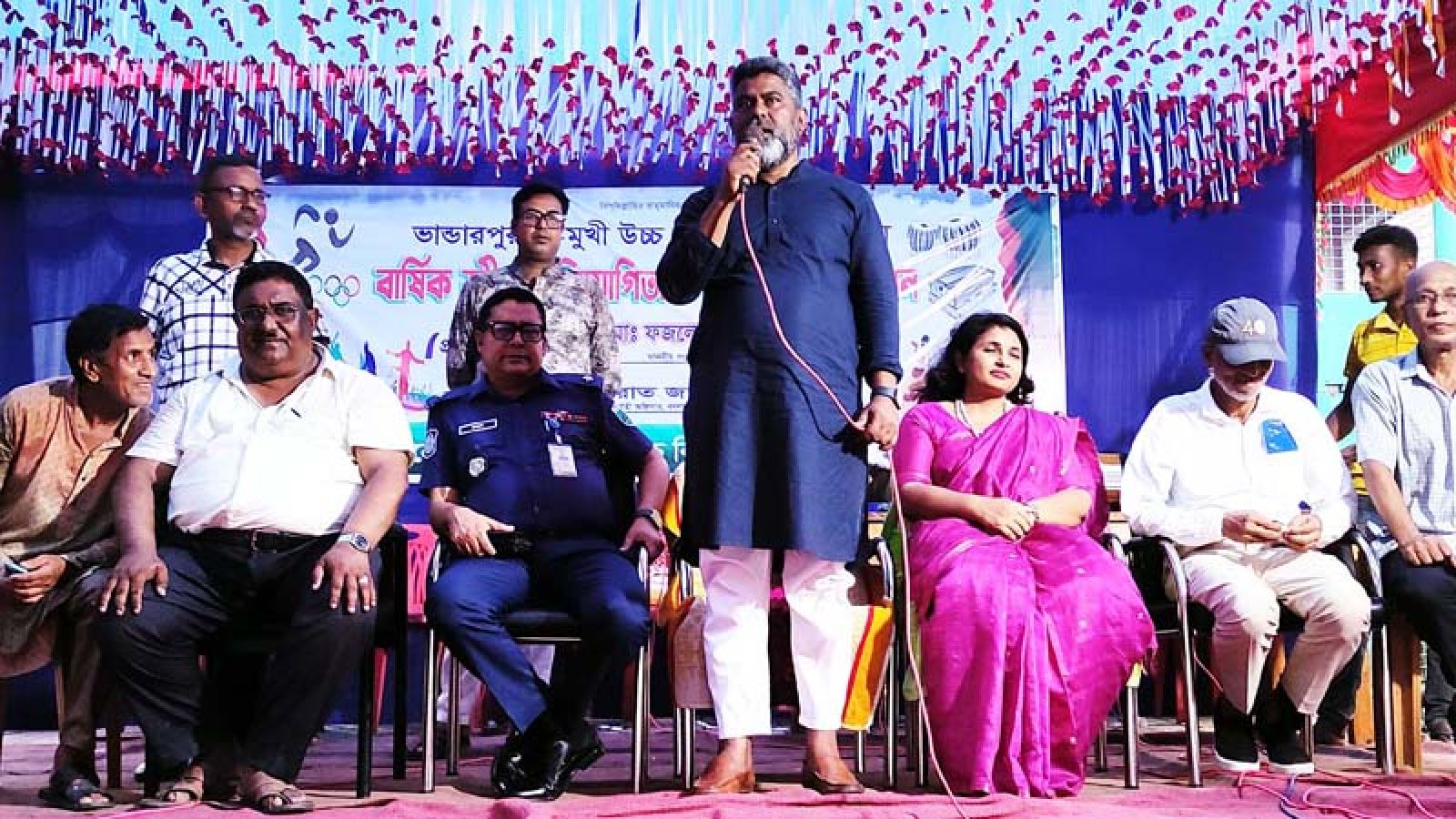 ভান্ডারপুর উচ্চ বিদ্যালয়ে বিল্ডিং নির্মাণ ও মাঠ সংস্কারের ঘোষণা দিলেন এমপি