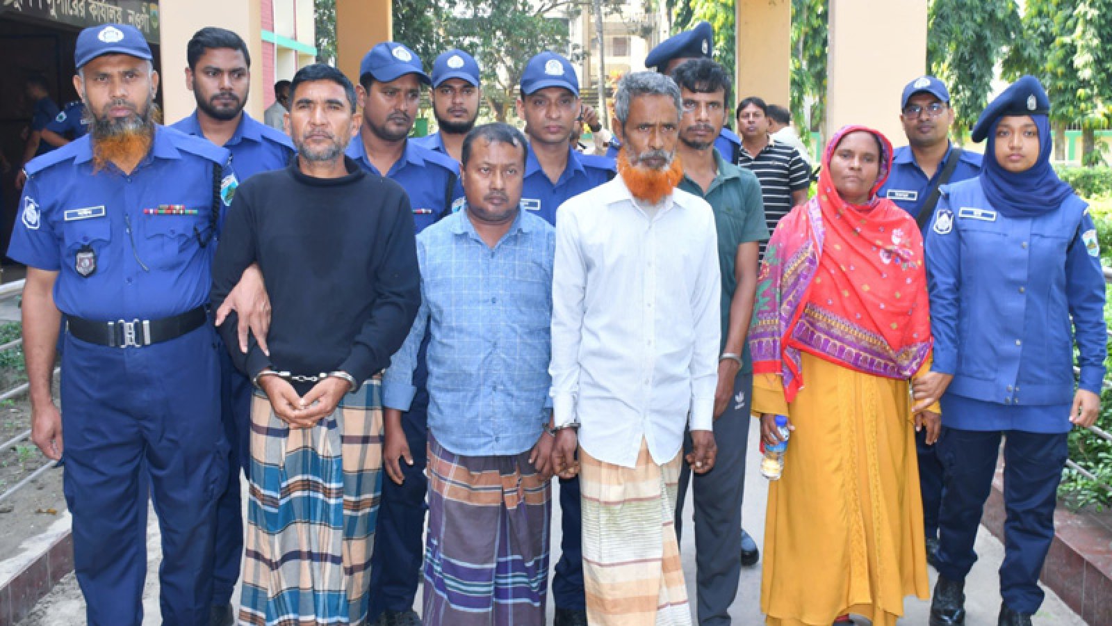 কানের দুল ও সম্পদের লোভে বোনকে হত্যা, ছোট ভাই-ভাবিসহ গ্রেপ্তার ৫