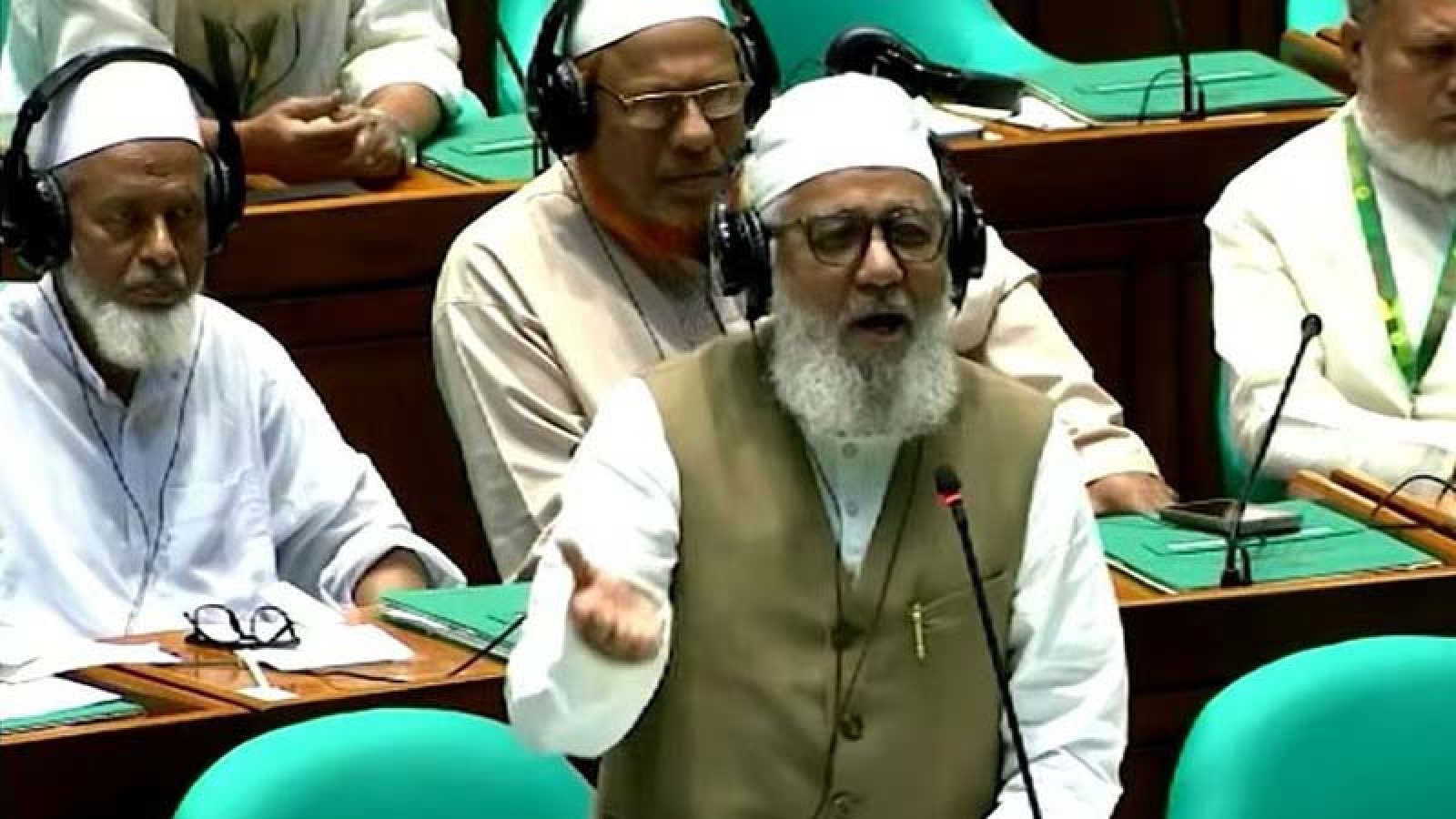 ‘ফতোয়ার’ জন্য আর মাদ্রাসায় যেতে হবে না, ‘সংসদেই দেওয়া হয়’:  শাহজাহান চৌধুরী
