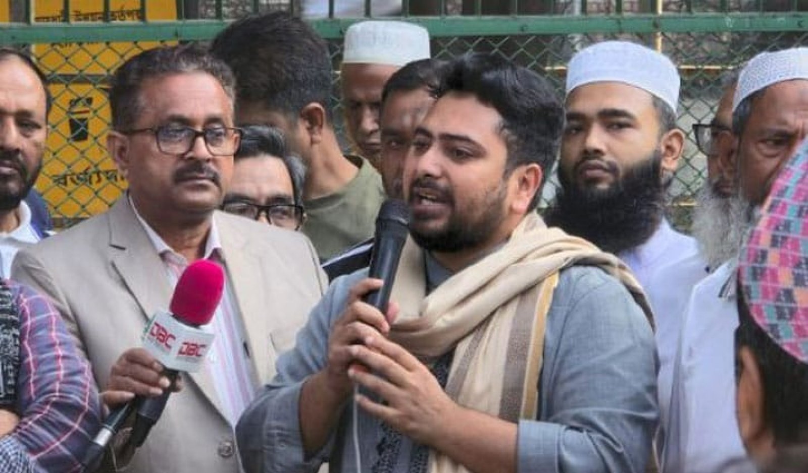 ইসি ও গণমাধ্যম পক্ষপাতিত্ব করছে: অভিযোগ নাহিদের