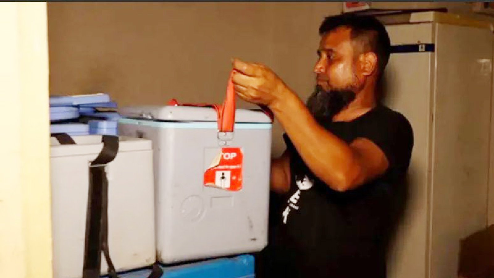 টিকার মজুত নিয়ে ধোঁয়াশা, সংকট মরণব্যাধি জলাতঙ্কের টিকার