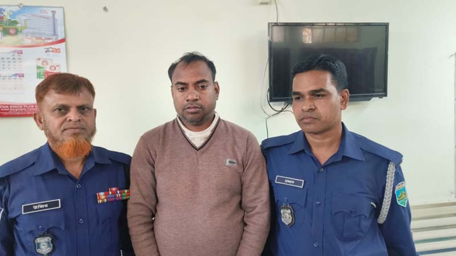 চাঁপাইনবাবগঞ্জে হাত বোমা বিস্ফোরণের ঘটনায় আরো একজন গ্রেফতার