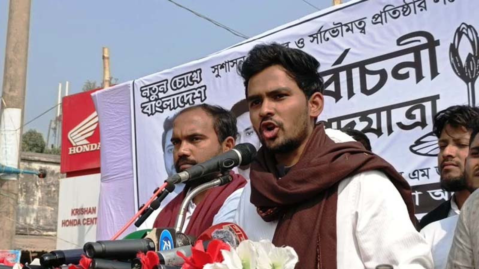 সরকারি অফিসারাও ধানের শীষের ভোট চাচ্ছে: আসিফ মাহমুদ