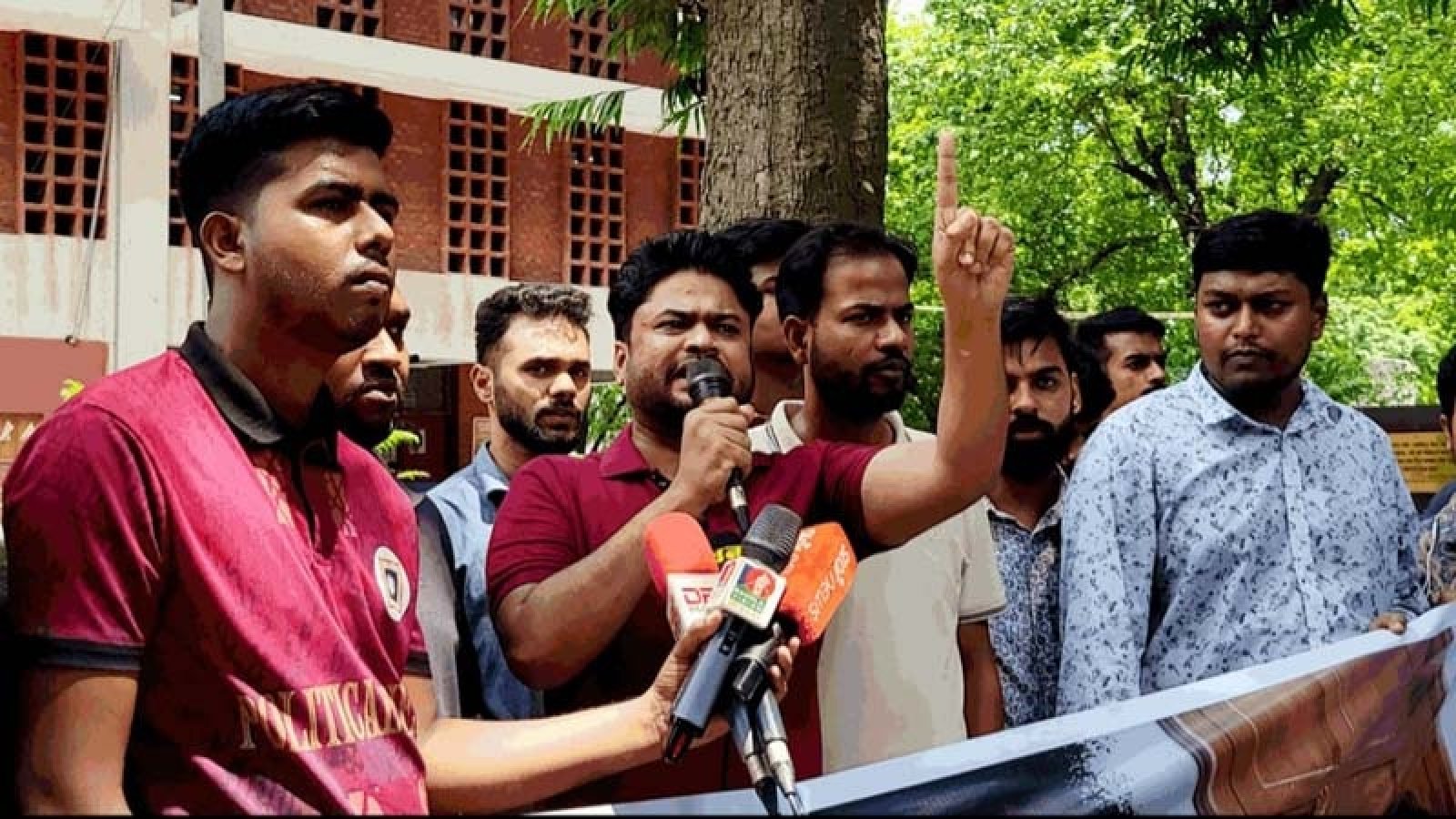 ছাত্রলীগ দাবি করে হামলা, জড়িত রাকসু ও শিবির নেতাদের গ্রেপ্তার দাবি ছাত্রদলের