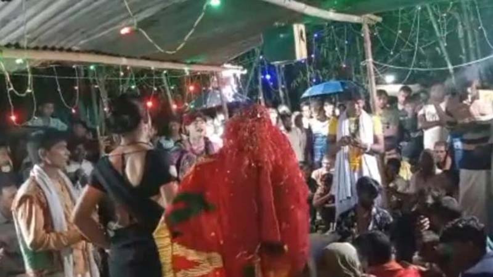 কুষ্টিয়ায় মব করে বন্ধ করা হলো ‘পদ্মা পুরাণ’ গান